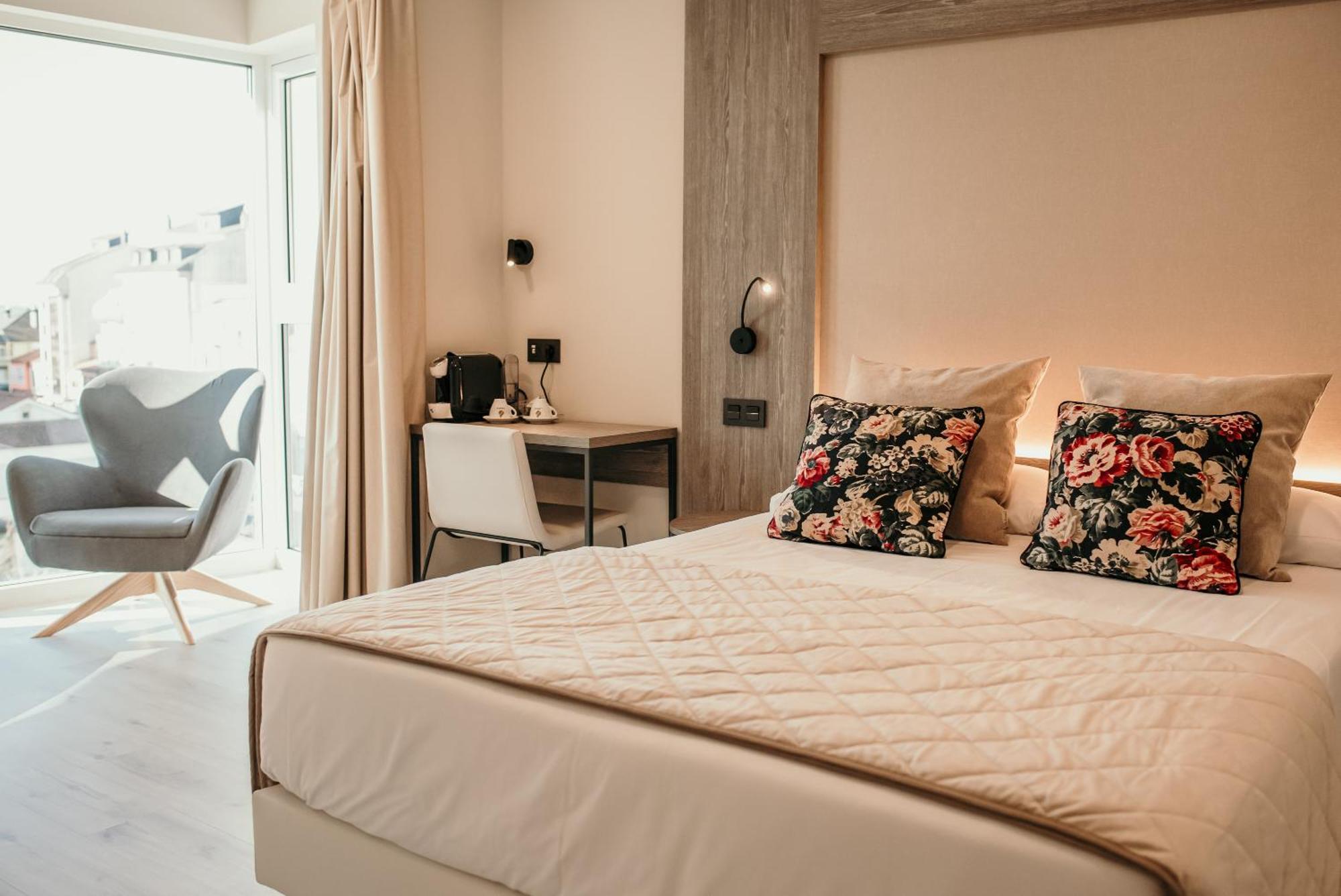 Hotel Lux Melide Εξωτερικό φωτογραφία
